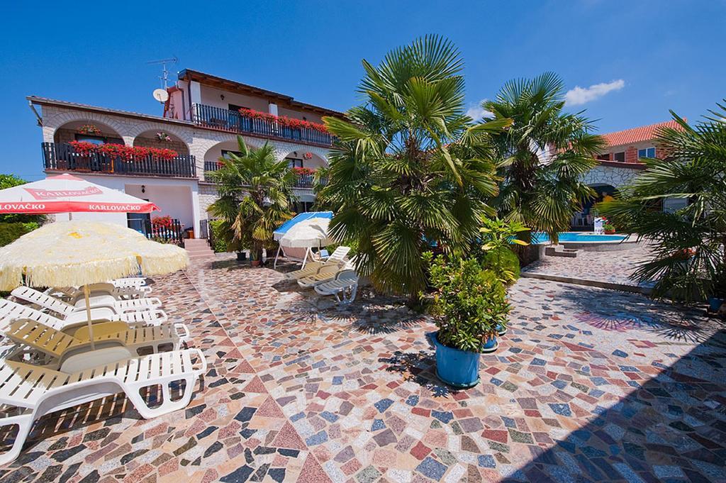 Apartments Paradis Ровинь Экстерьер фото