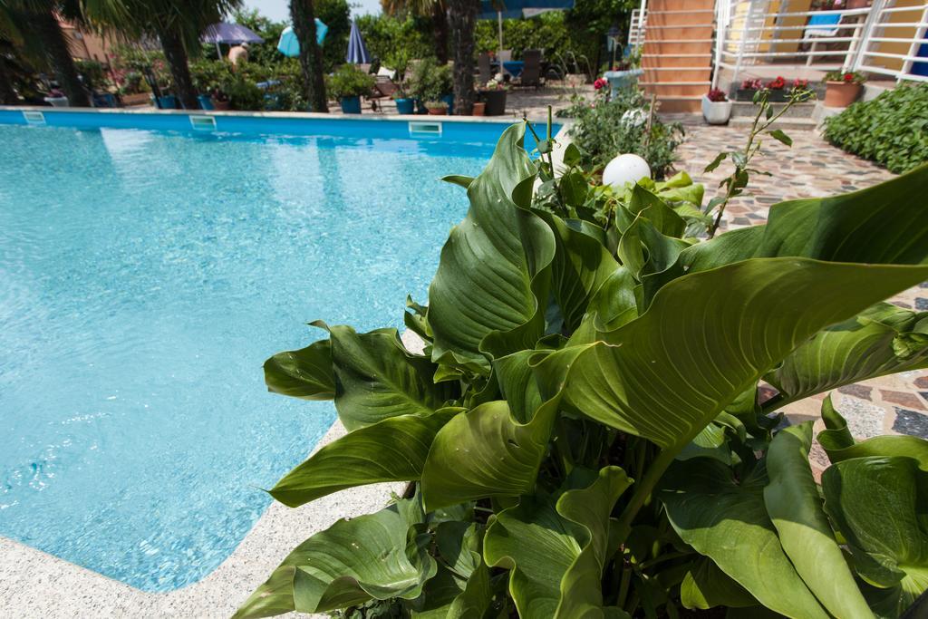 Apartments Paradis Ровинь Экстерьер фото